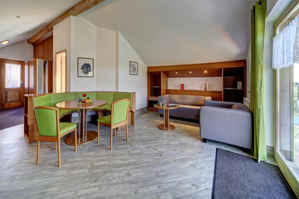 Village Hotel Bayerischer Wald Neukirchen  Стая снимка